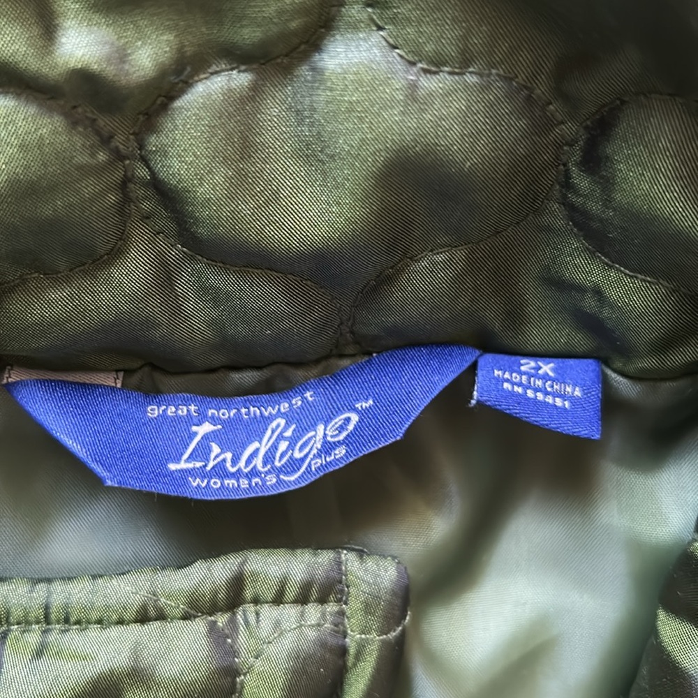 Indigo Women's Quilted Vest - Picture 4 of 5